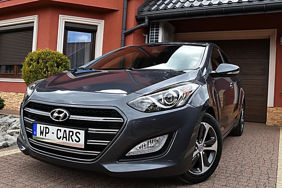 Hyundai i30 II blue 1.6 GDI Passion 2016