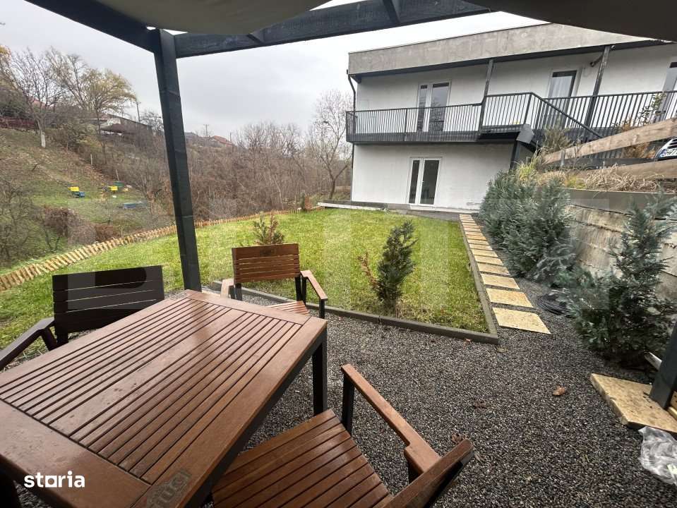 Casa de vanzare cu 7 camere, 260 mp, zona Aquapark Nymphaea - Imagine principală: 2/15