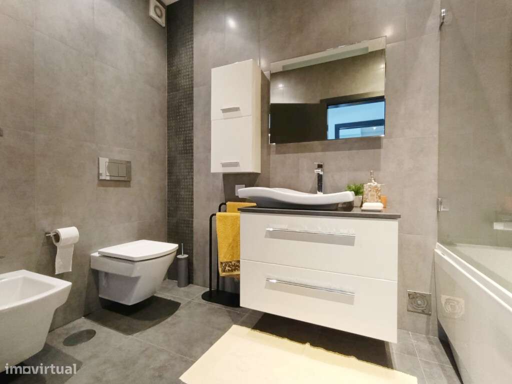 Apartamento T2 com garagem em zona da Solum - Grande imagem: 5/9