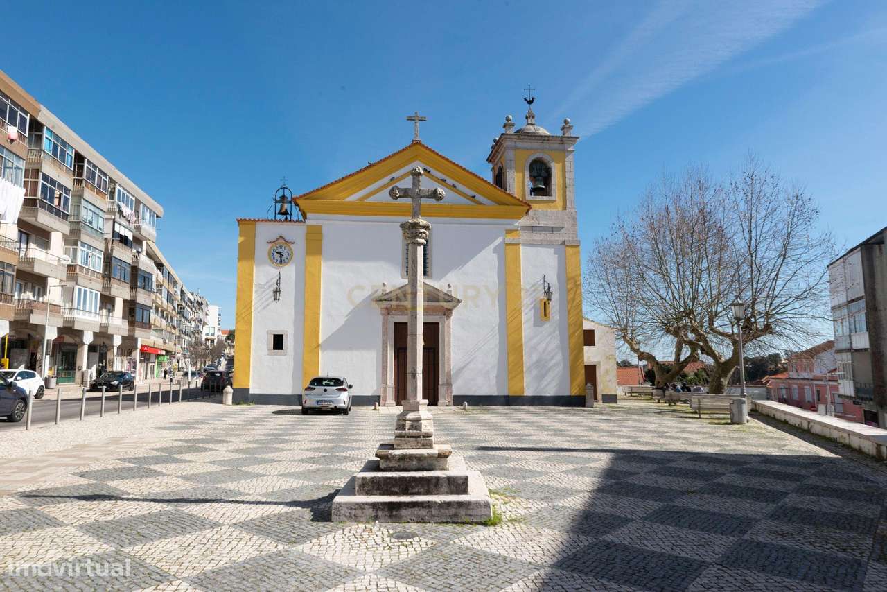 T1 com Vista Cidade em Camarate, arrendado até Maio 2027.-15