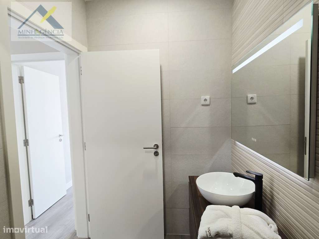 Apartamento T3 remodelado na Algodeia em Setúbal-21