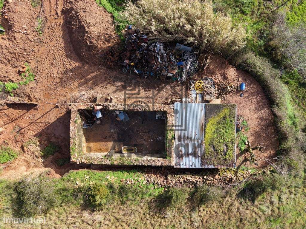 Moradia para restauro em Alenquer-11