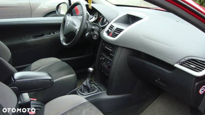 Peugeot 207 1.4 16V Sporty - 13