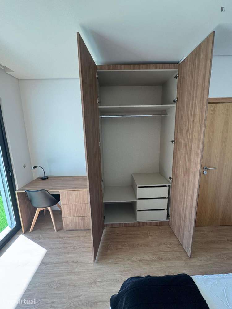 Quarto - localizado em Paranhos Porto - Grande imagem: 5/15