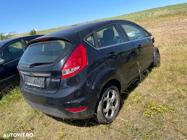 Dezmembrez piese Ford Fiesta 6 - 2