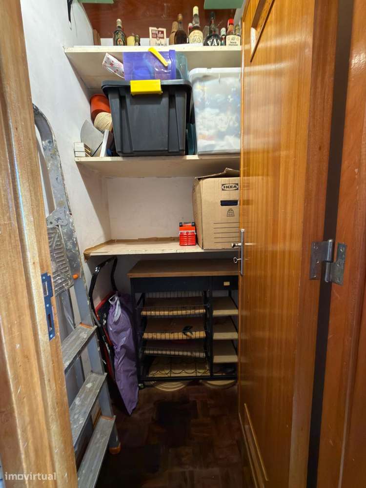 Apartamento T2 em Linda a Velha-17