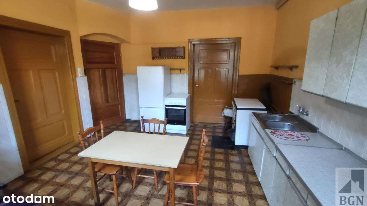 Trzy pokoje w kamienicy - Biały Kościół-6