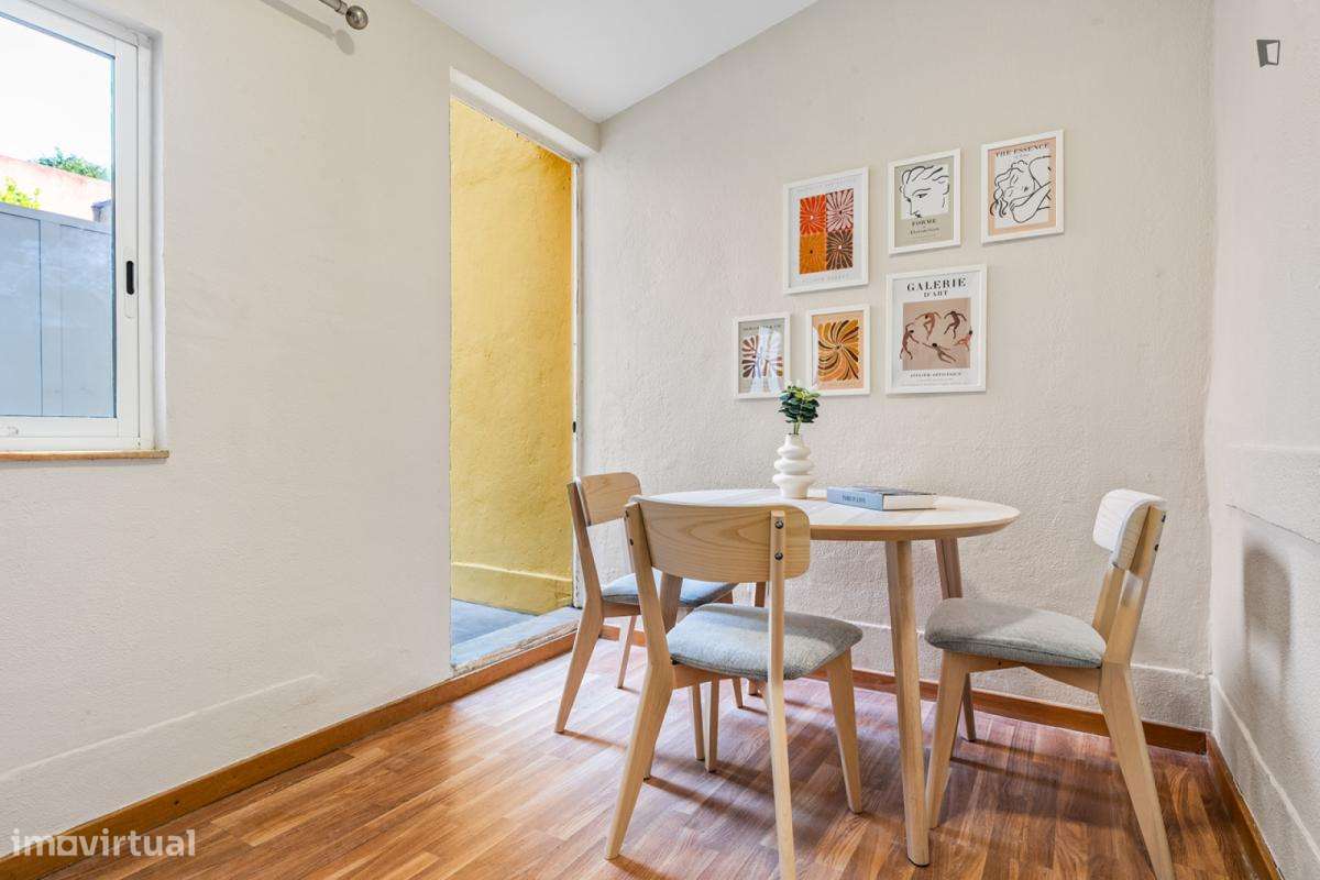 Quarto - localizado em Alameda Lisbon - Grande imagem: 3/7