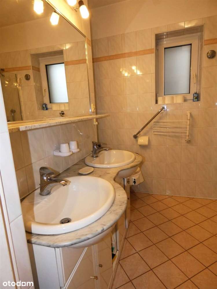 Wygodne trzypokojowe z dużą widną kuchnią-17