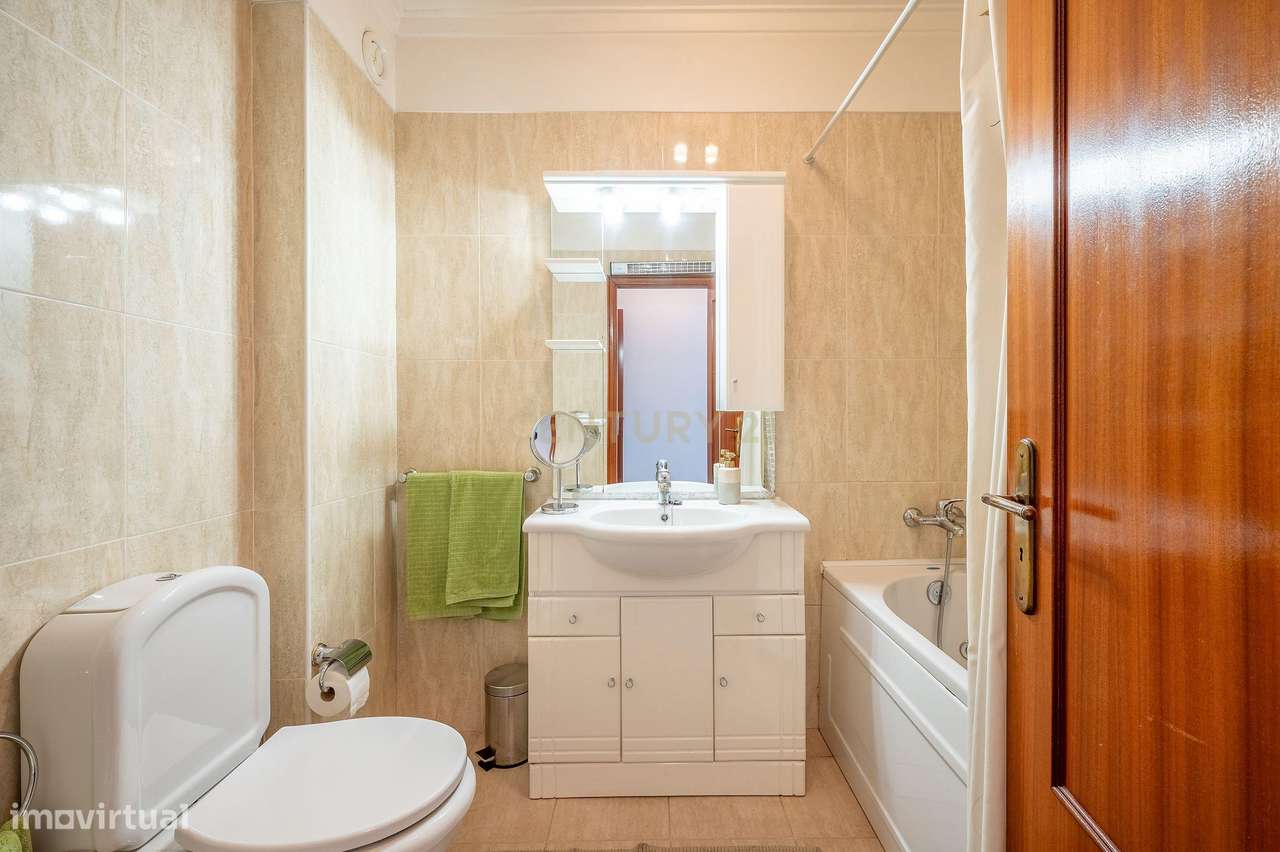 Apartamento T3, com Box de 85 m2 e Arrecadação em Odivelas-12