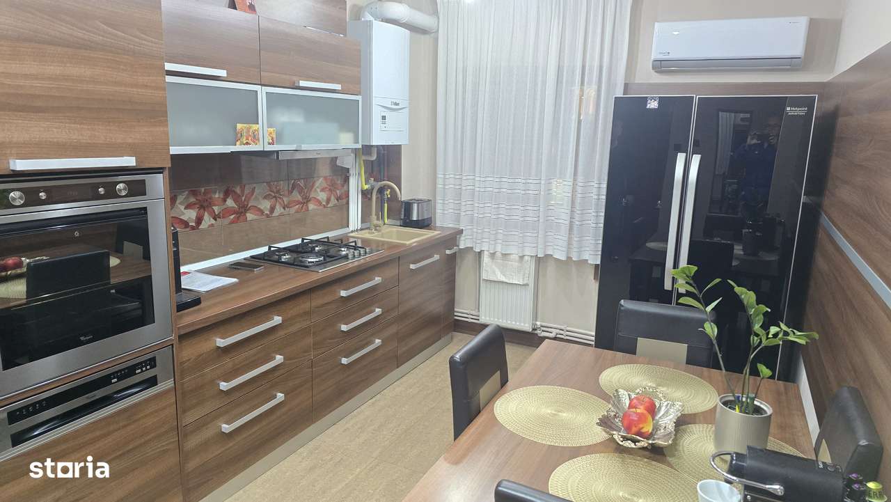 Vand apartament de 3 camere decomandat in Deva, zona Maresal Averescu - Imagine principală: 2/15