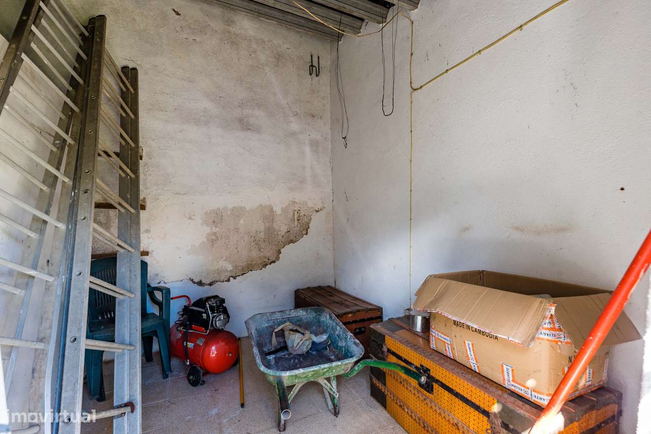 MORADIA T1 + ANEXOS E TERRENO | BEMPOSTA | ABRANTES-35