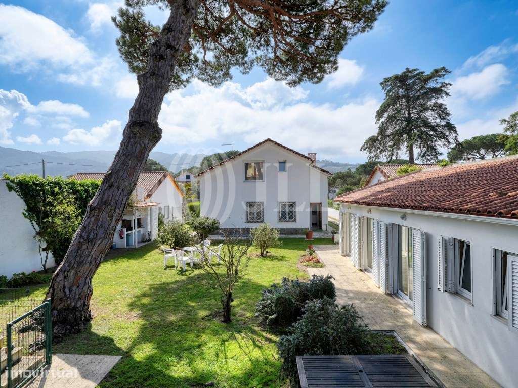 Moradia T4 com jardim no Banzão em Colares-1