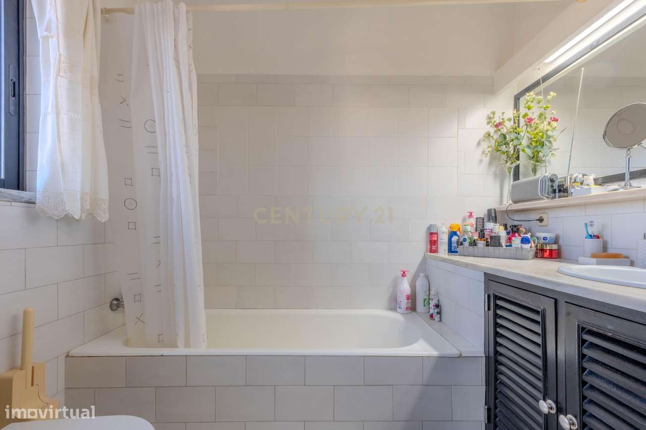 Oportunidade Rara: Moradia com Piscina e 3097m² de Terreno em Almancil-14