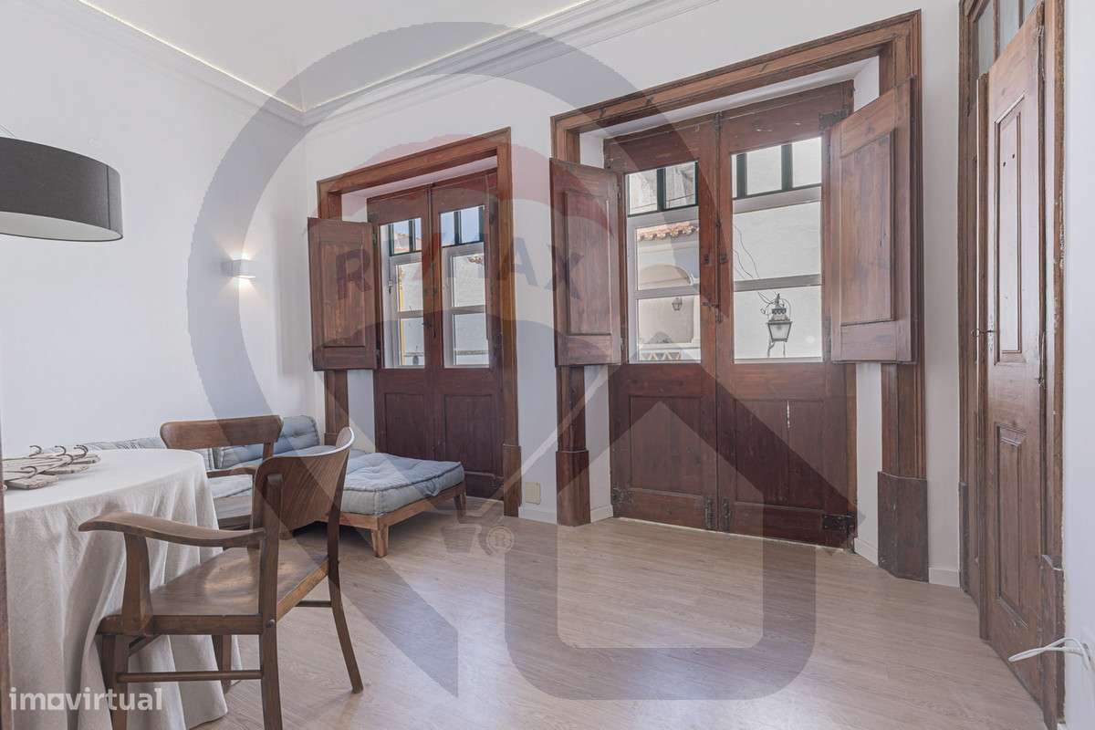 Moradia T3 Renovada no Centro Histórico de Évora – Charme Único - Grande imagem: 2/54