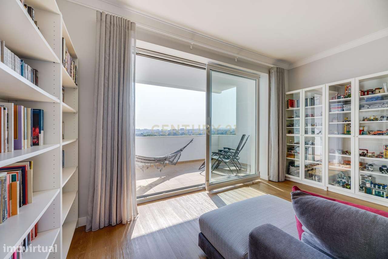 Fantástico T4 Alvalade com varandas, estacionamento e arrecadação-10