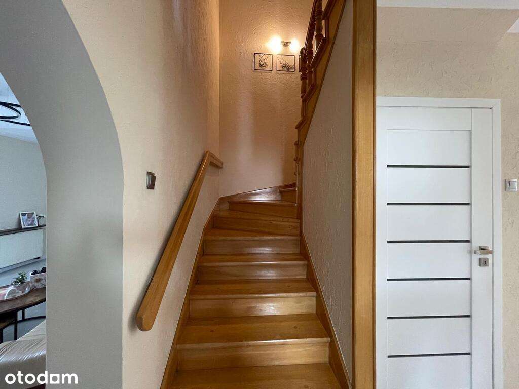 Komfortowy dom na sprzedaż lub najem-8