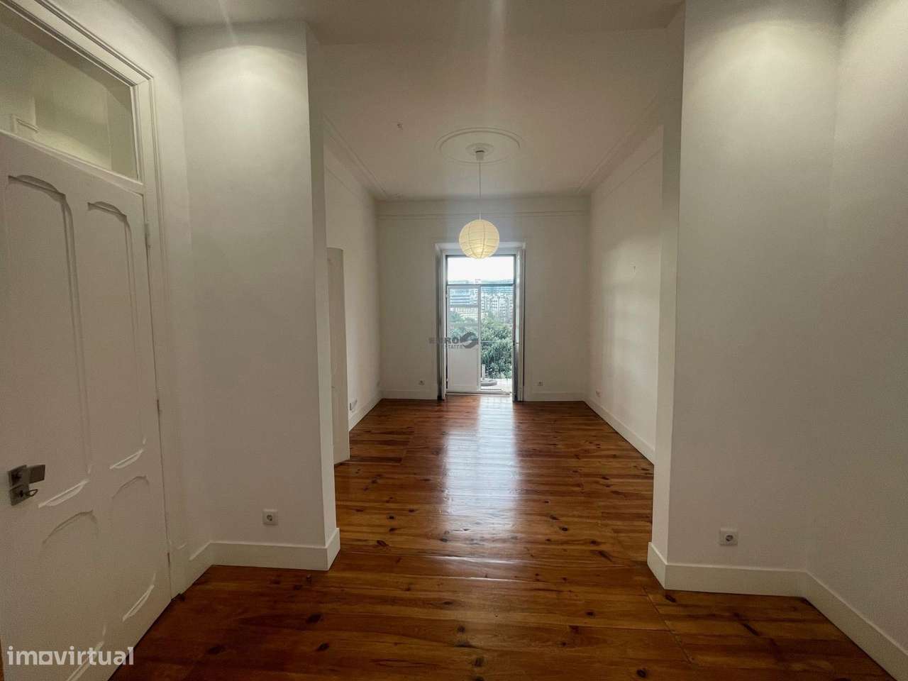 Excelente T2 para venda ao pé de Sete Rios-13