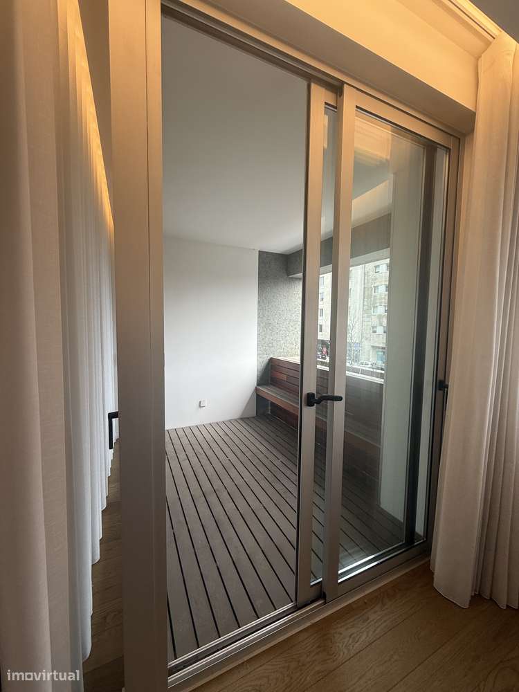 T3 com 3 suites totalmente renovado PORTO-11