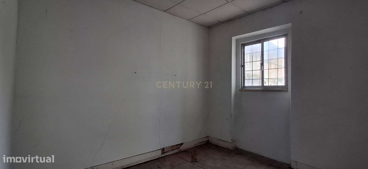 Moradia com Dois Andares no Centro de Coruche com Vista Rio-14