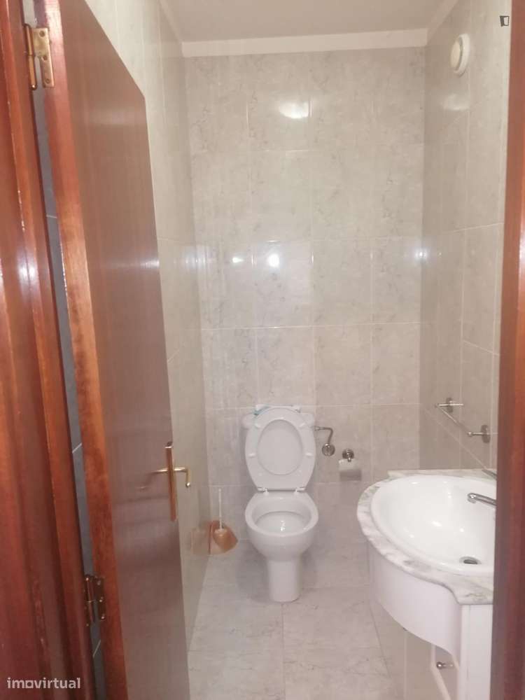 Quarto - localizado em Vila nova de gaia - Grande imagem: 4/17