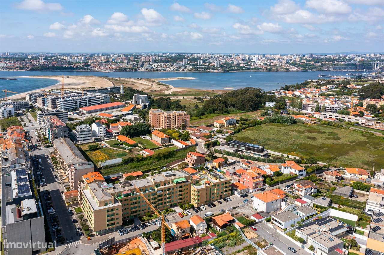 Moradia a 100 Metros da Praia de Lavadores I Exclusivo Golden Hour-36