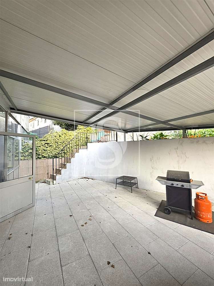 T3 com Terraço e Churrasqueira em São Lázaro, Braga | Venda-12