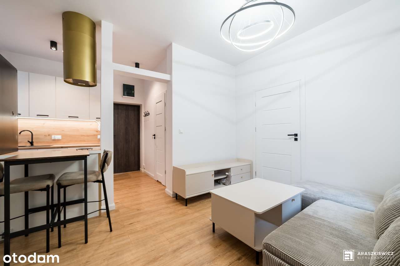 STYLOWE mieszkanie 37 m² po remoncie w sercu Łazarza, OSOBNA GARDEROBA-0