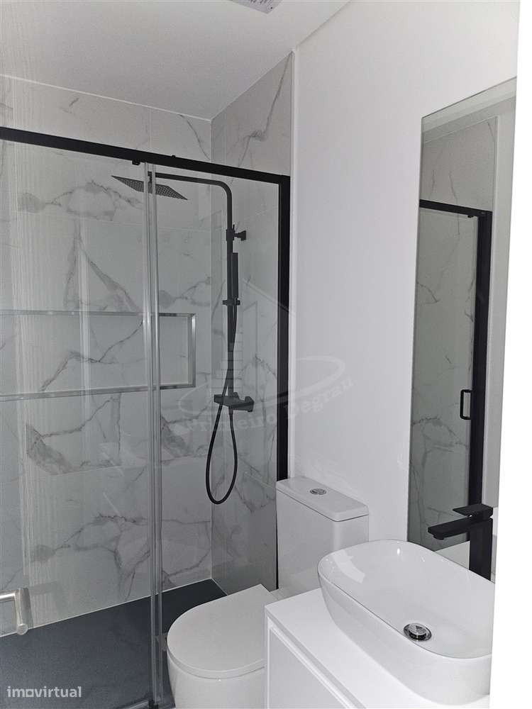 Moradia de gaveto em Santa Lucrécia-6