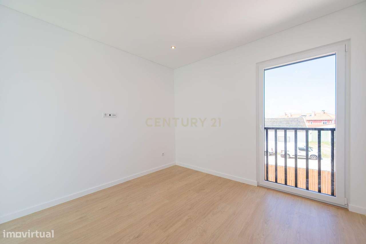 Sintra - Bolembre , moradia T4 nova, construção moderna e linhas conte-43