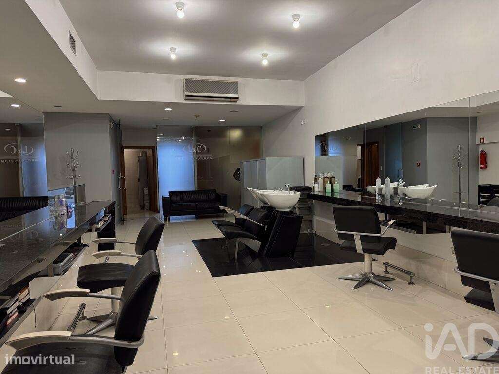 Loja / Estabelecimento Comercial em Mafamude e Vilar do Paraíso de 97, - Grande imagem: 5/18