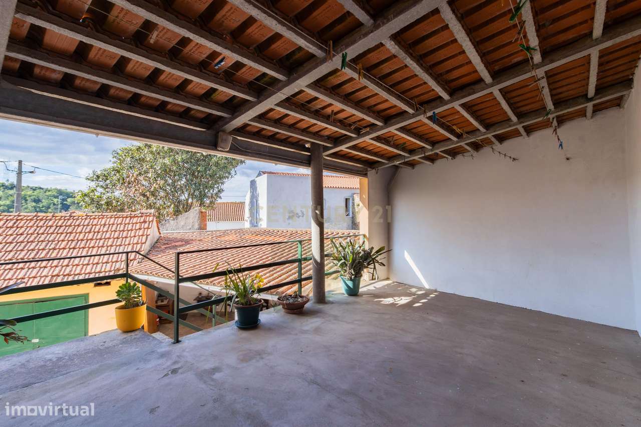 Moradia T5 com 250 m², no Coração do Juncal, Porto de Mós-9