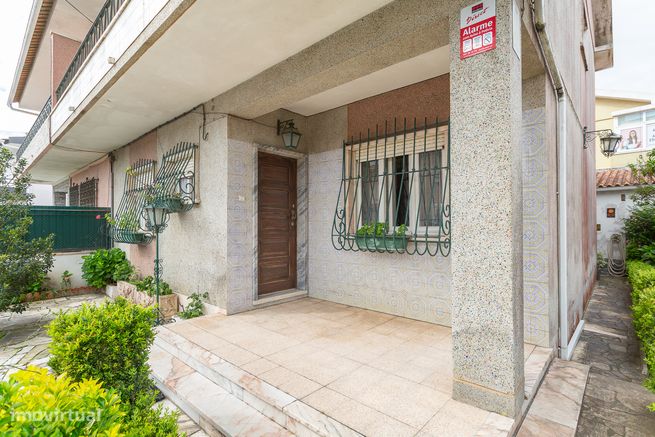 Maravilhosa Moradia com 5 Quartos em Localização Privilegiada-45