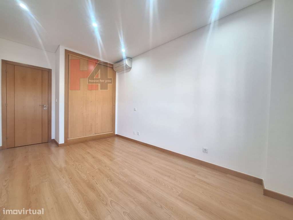 Apartamento T3 Colinas Cruzeiro com 150 m² e 4 lugares de parqueamento-19