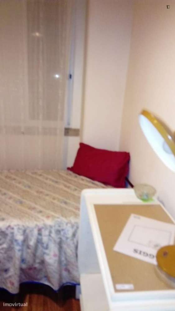 Quarto - localizado em Alameda Lisbon - Grande imagem: 3/10