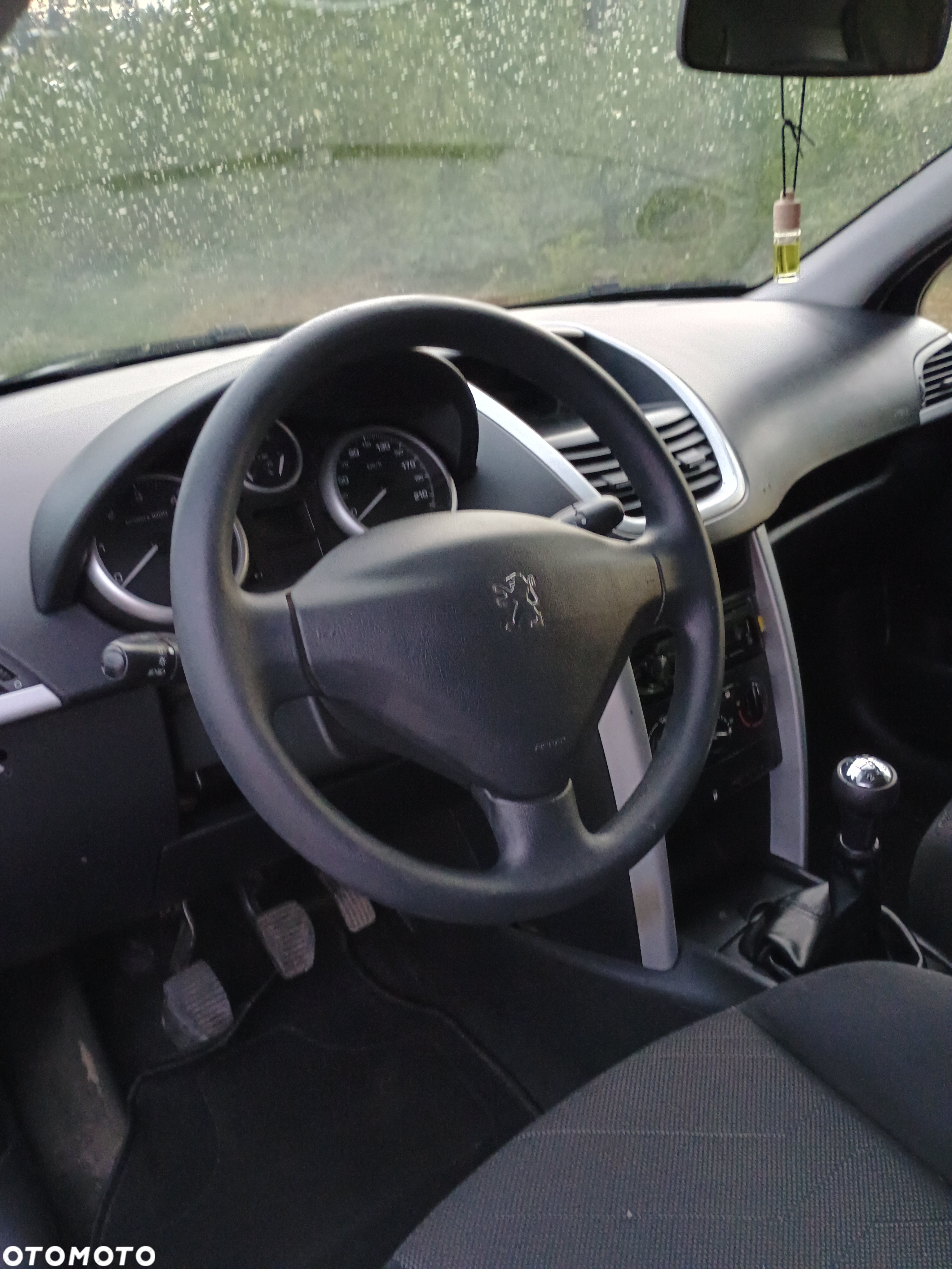 Peugeot 207 1.4 HDi Presence - 12