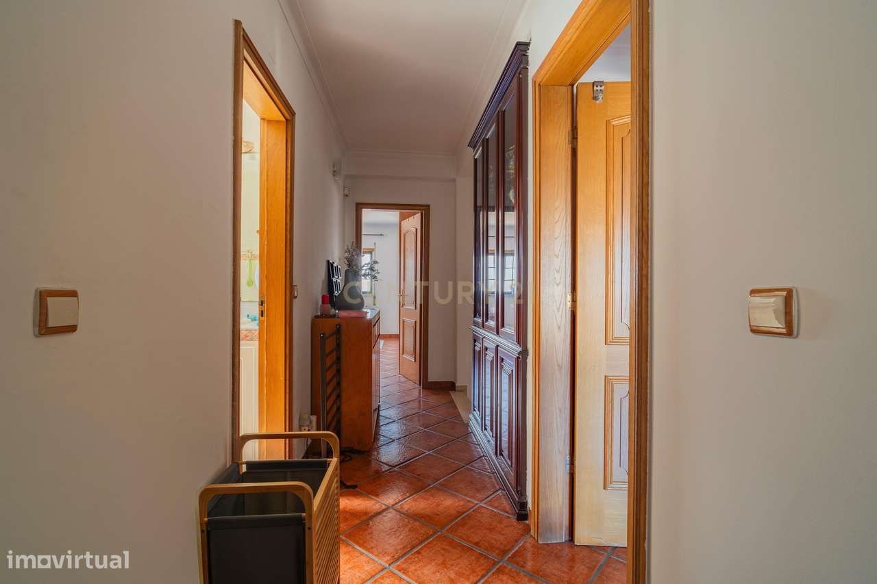 Moradia T3 com piscina em Marinha Grande, Leiria-10