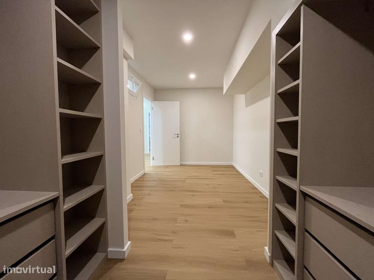 Apartamento T2 totalmente renovado, vista mar-33