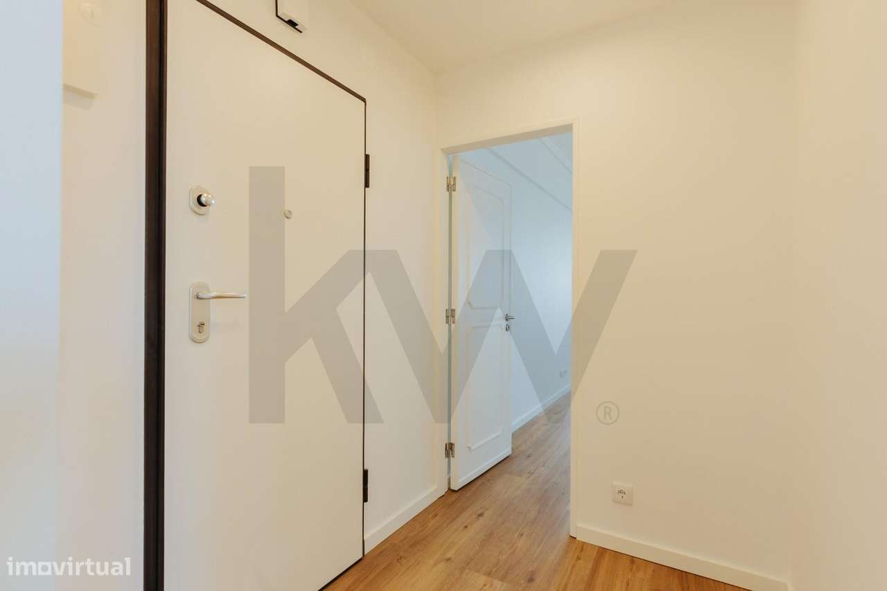 T2 Renovado com Garagem no Coração do Lumiar - Grande imagem: 5/44