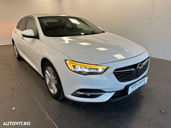 Opel Insignia - 1