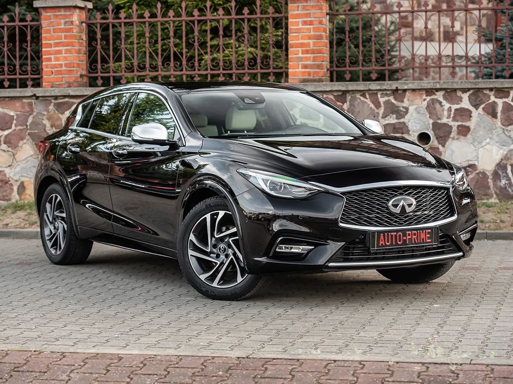 Infiniti Q30 2016