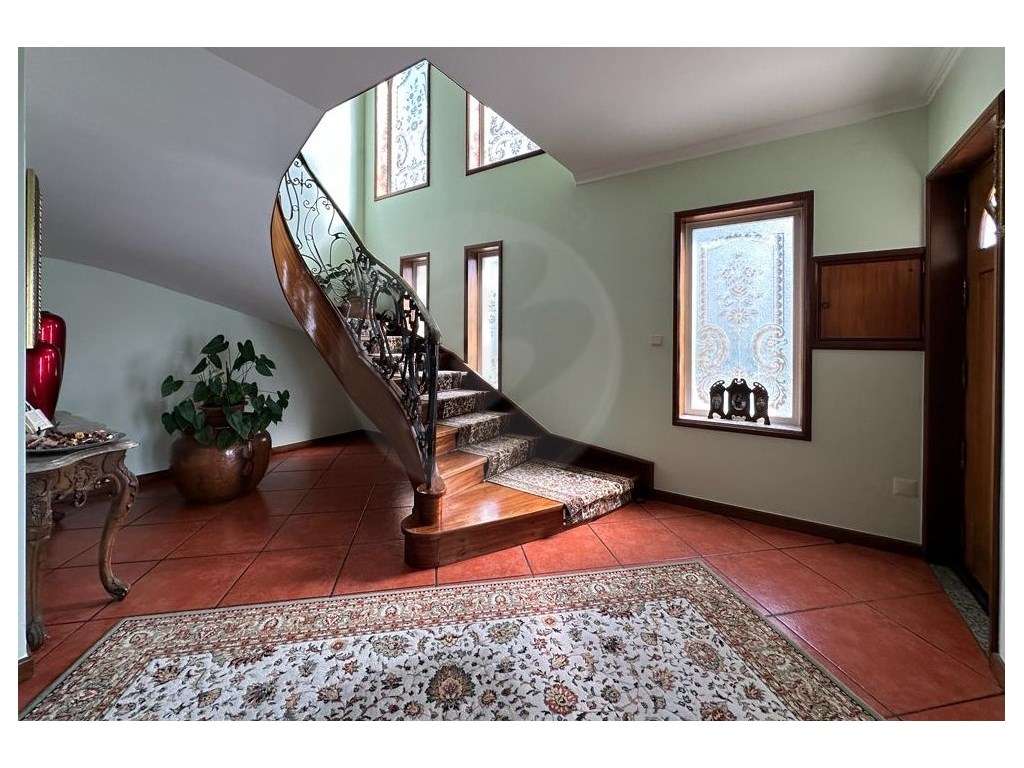 Moradia T5 no centro da cidade em Póvoa de Varzim - Grande imagem: 1/48