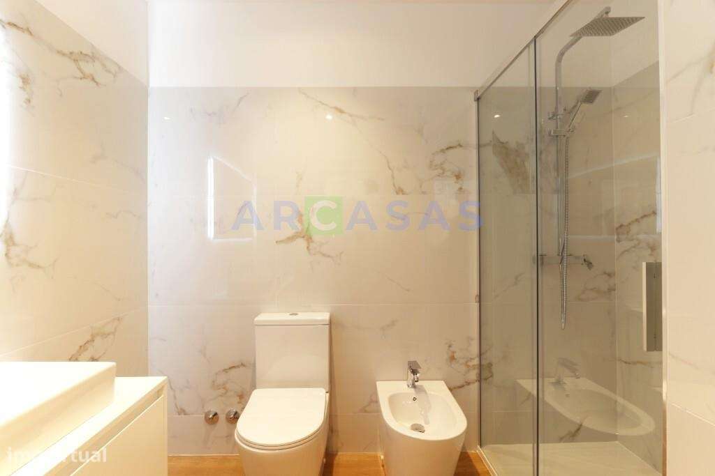 Moradia V3 com jardins e estacionamento na Trofa-26