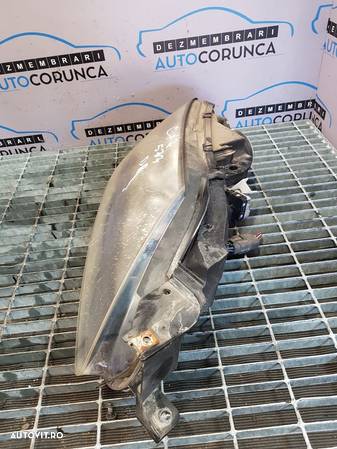 Far Dreapta Mazda CX - 7 2006 - 2012 SUV 5 Usi (573) Xenon - 5