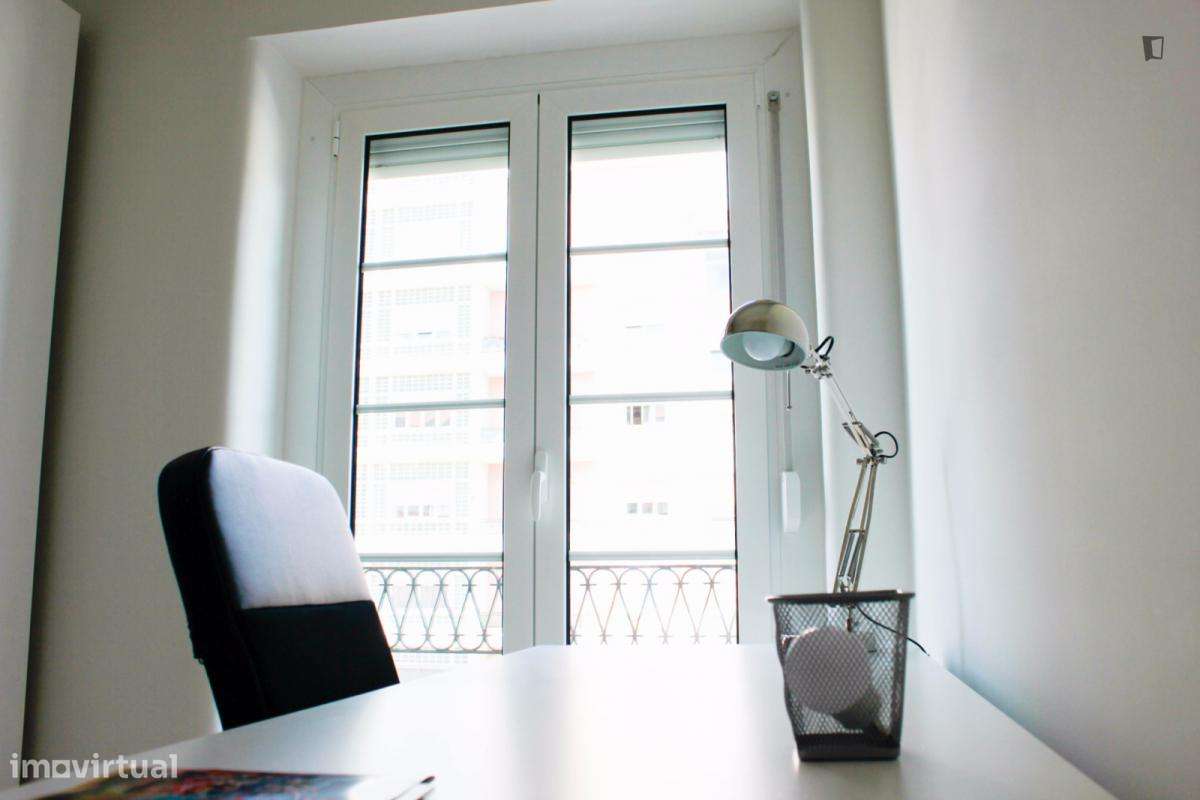 Quarto - localizado em Roma-Areeiro Lisbon - Grande imagem: 5/10