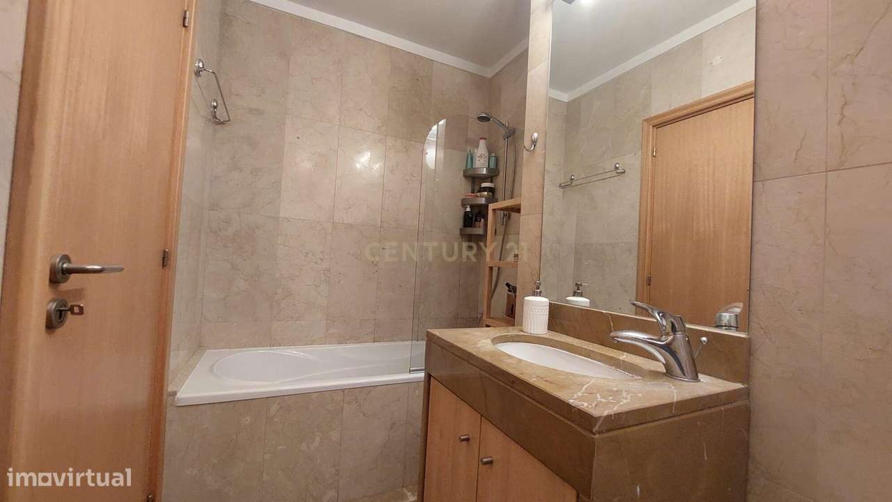 T1 em Condomínio Privado na Quinta dos Barros em Lisboa-11