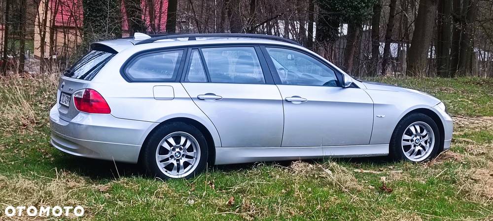 BMW Seria 3 318i - 3