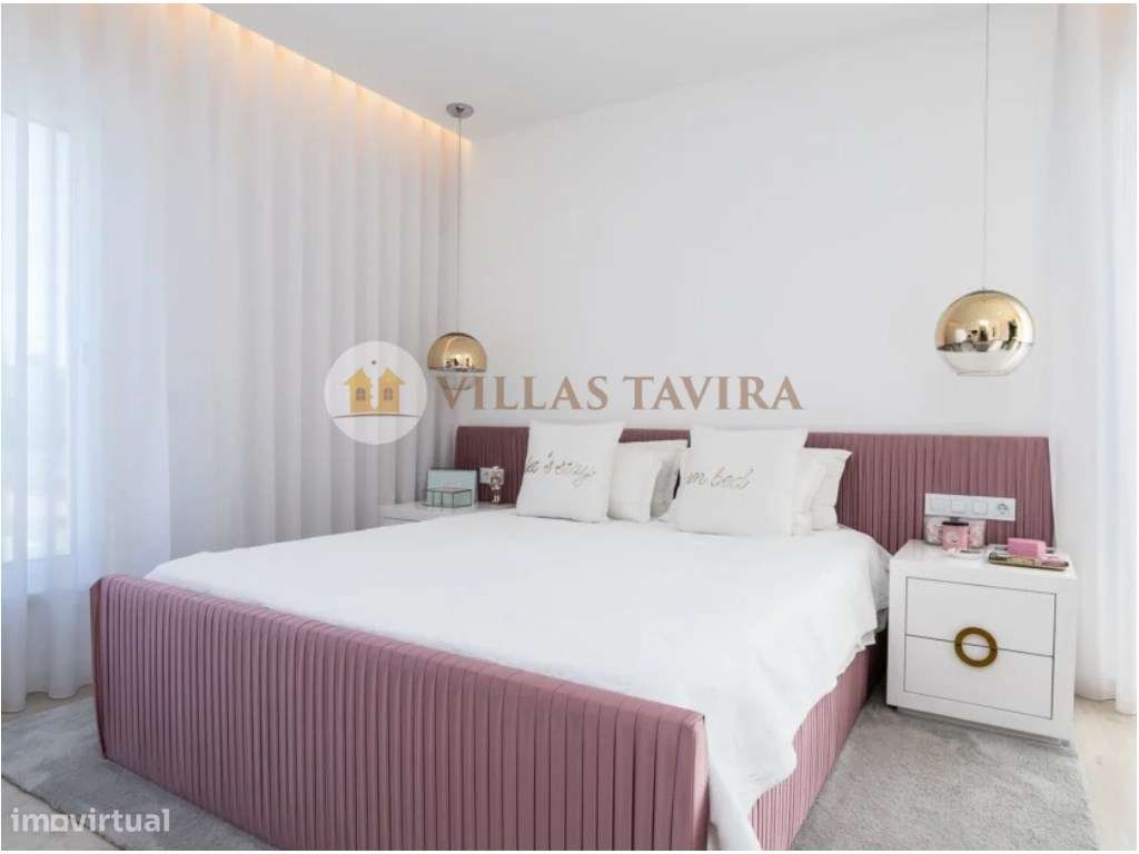 Moradia T3 de Luxo com Piscina, Vista Mar e Acabamentos Premium-43