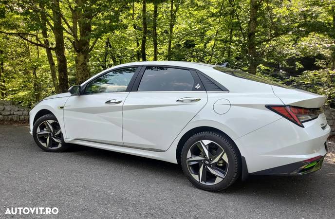 Hyundai Elantra 1.6 l 123 CP 6MT Exclusive - 10