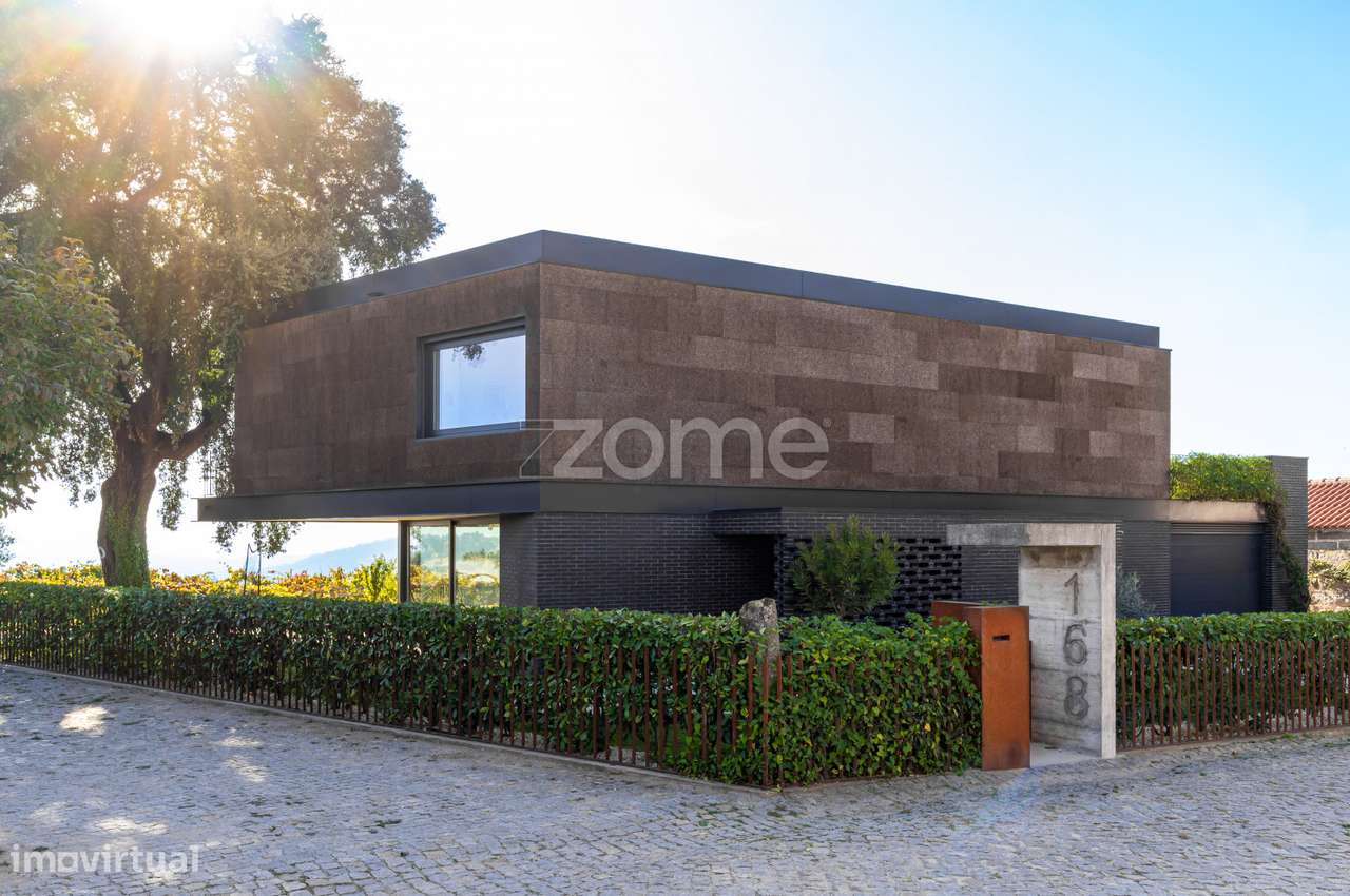 Moradia Contemporânea com Piscina e Vista Panorâmica em Amarante - Grande imagem: 2/44
